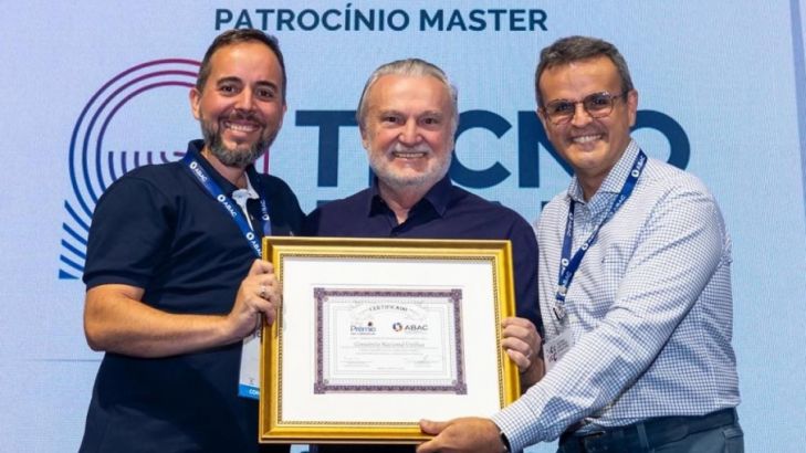 Unifisa Ganha Prêmio ABAC de Inovação Comercial com Parceria da NewM